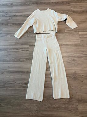 GAP Women’s Knit Set- Cream